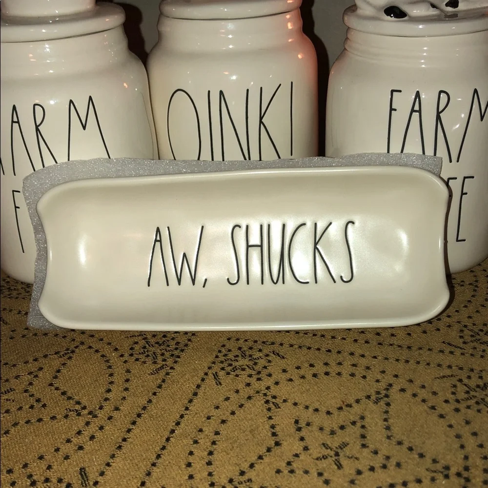 Rae Dunn AW, SHUCKS/A-MAIZE-ING/CORNY/CORNIVORE Set of 4 Corn Dishes